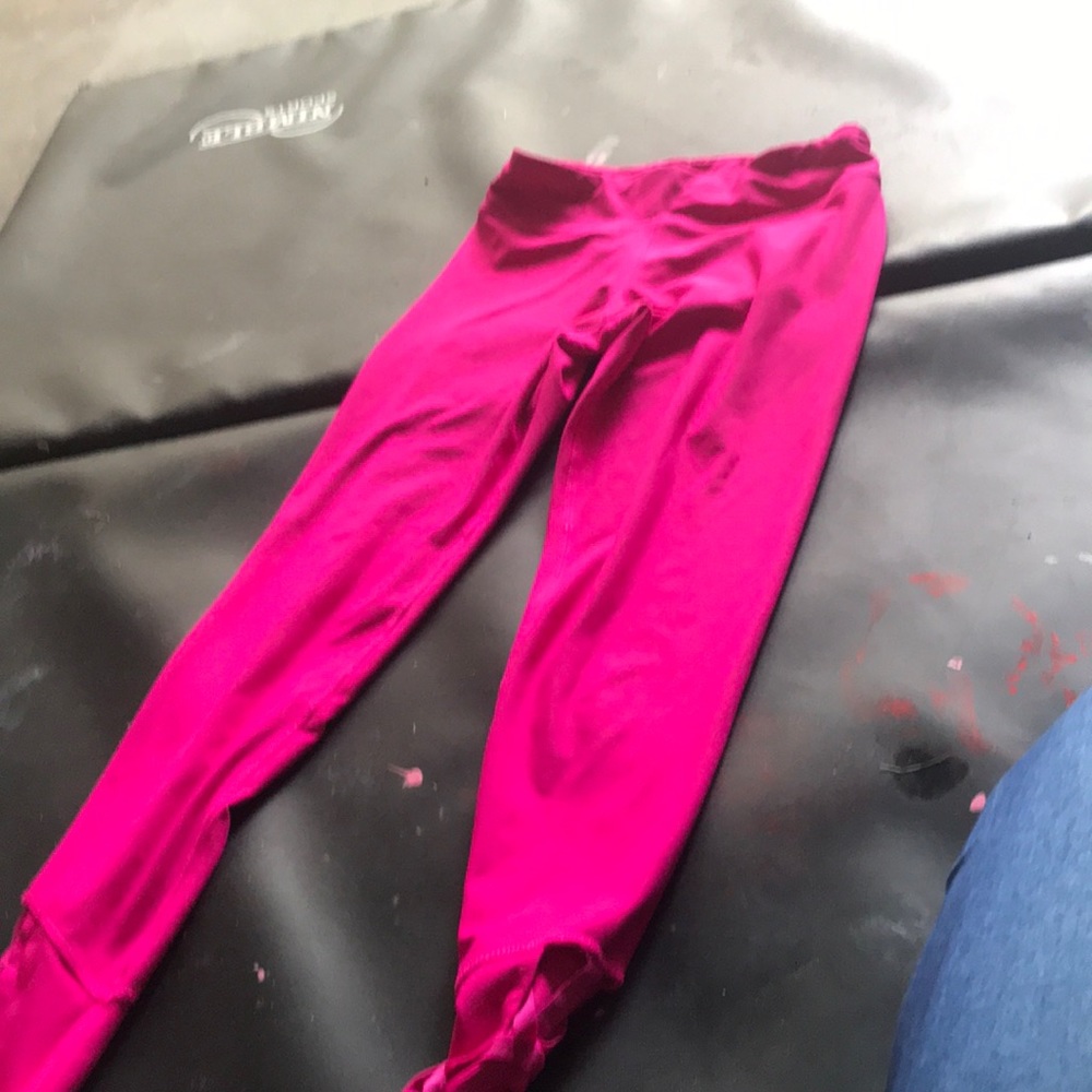 there pink leggings